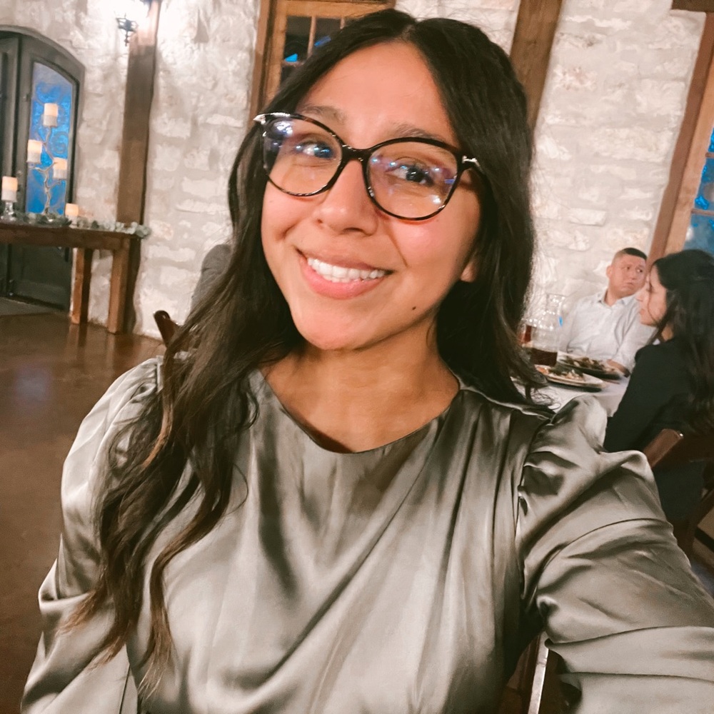 Meet your Posher, Monica